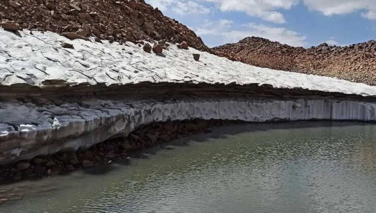 Türkiye’nin milyonlarca yıllık buzulları yok oluyor