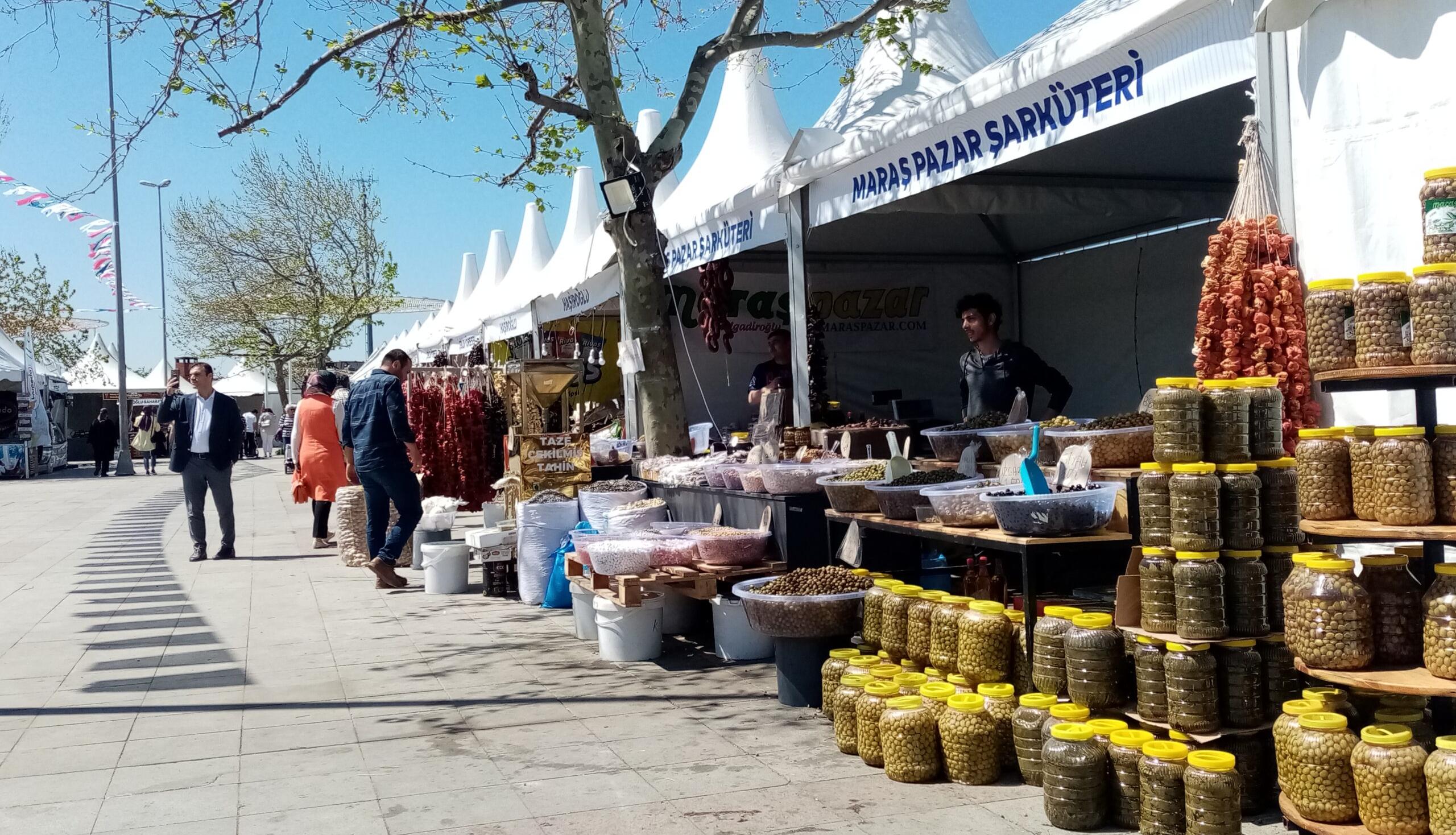 İstanbul’daki Maraş dayanışma pazarı ilgisizlikten şikayetçi