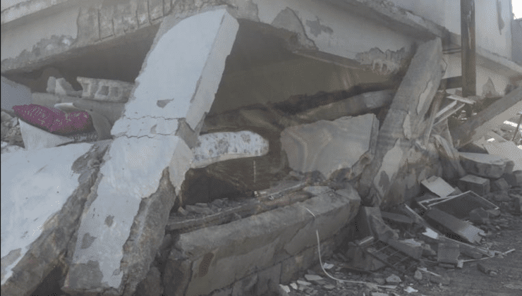 Deprem sonrası iş vatandaşa kaldı: Yıkılan evini tekrar inşa etti