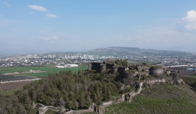 Toprakkale Kalesi kaderine mi terk edildi?