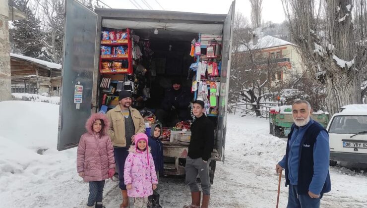 Dağ köylerinin gezici bakkalı: “Bir köyde bekleniyorsan gitmek mecburiyettir”