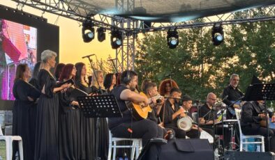 Depremde yitirilen umutlar Mozaik Korosu’yla yeniden can buldu