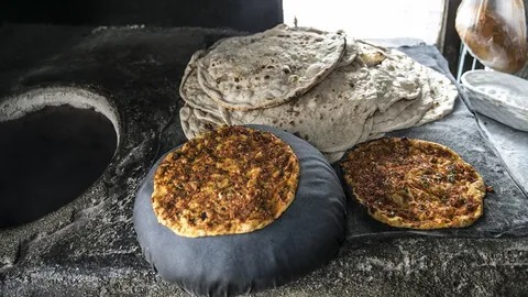 Yaz sıcağında tandır başında: Hataylı kadınların geçim mücadelesi