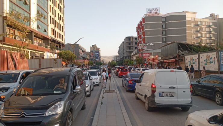 Araç sayısı arttı, çözüm yok: Van’da ulaşım her gün krize dönüşüyor