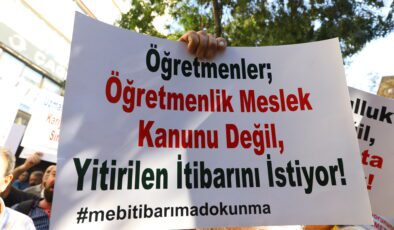 Öğretmenlik Kanunu’na sendikalar tepkili: Siyasi kadrolaşmaya kapı açıyor