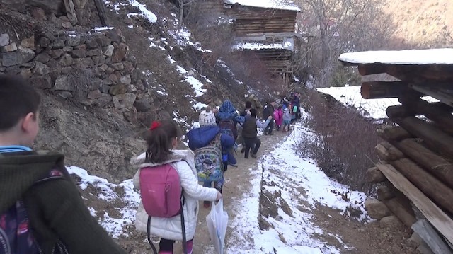 Doğu’da kış aylarındaki ulaşım sorunları öğrencileri mağdur ediyor