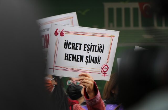 Kadınlar dünyadaki ücretsiz bakım emeğinin yüzde 76’sını üstleniyor