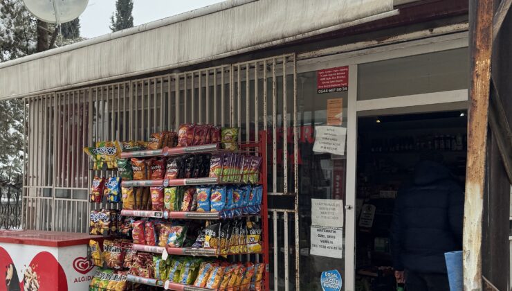 Küçük esnaf yavaş yavaş bitiyor