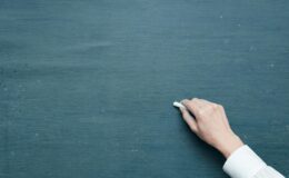 Tahtanın başında belirsizlik: Kurs öğretmenleri ne yaşıyor?