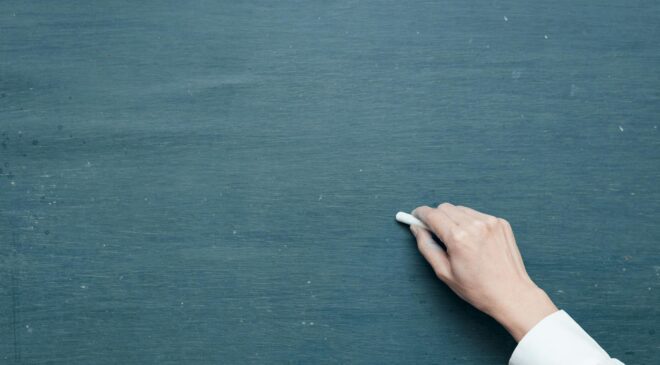 Tahtanın başında belirsizlik: Kurs öğretmenleri ne yaşıyor?