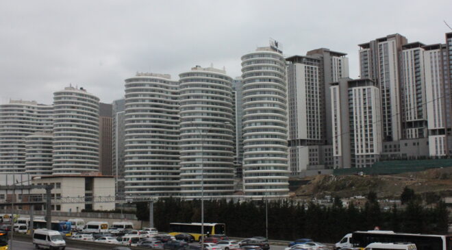Dikine yükselen kentsel dönüşüm insan yaşamını değiştiriyor