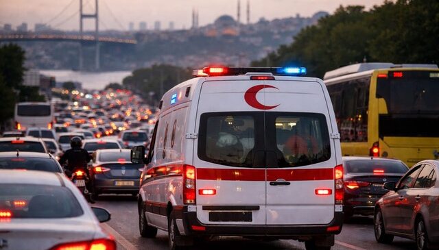 Ambulansın içinden İstanbul trafiği