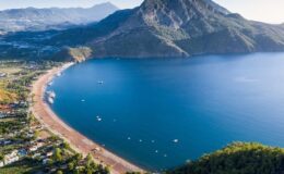 Sel felaketi yaşayan Adrasan turizmi ayağa kalkmaya çalışıyor