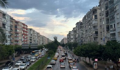 Antalya’nın kalbinde trafik sıkıştı: Baypas şart!