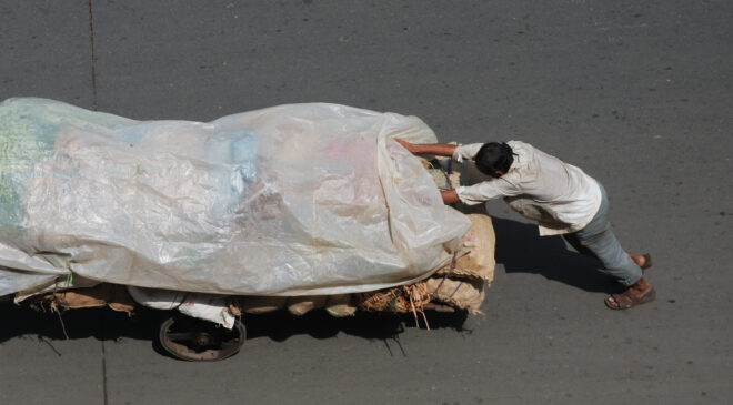 Ağır işlerde güvencesiz çalıştırılan “sessiz yabancıların” çaresizliği