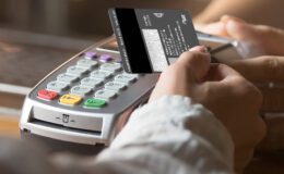 Maaşın yarısı kart borcuna, hayat kalanıyla sürüyor