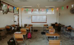 Eğitimde tasarrufun bedelini öğretmenler ödüyor