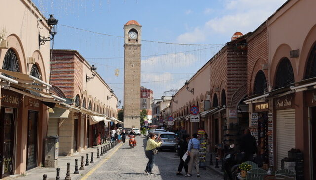 “Büyük Saat Çarşısı araç trafiğine kapatılsın”