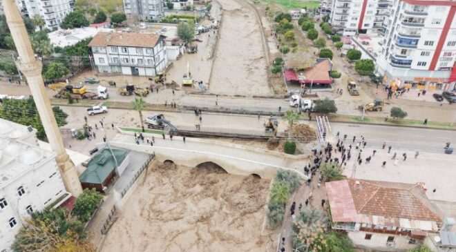 Sel ve su baskınları: Mersin betonlaşmanın bedelini ödüyor