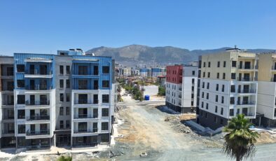Depremzedelerden TOKİ fiyatlarına tepki: “Hatay neden daha pahalı?”