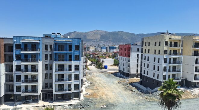 Depremzedelerden TOKİ fiyatlarına tepki: “Hatay neden daha pahalı?”