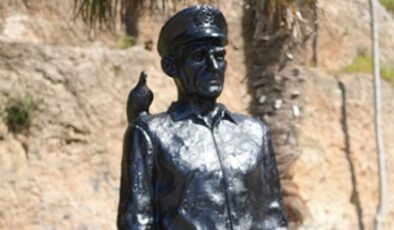 Atatürk’ün kaptanının güvercin çilesi: Heykeldeki kuş dört kez çalındı
