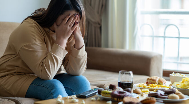 Stres sofraya taşınıyor: Duygusal yeme hem bedeni hem ruhu yoruyor