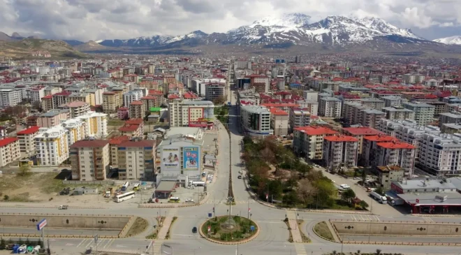 Van’da barınma krizi derinleşiyor: Kiralık ev bulmak giderek zorlaşıyor