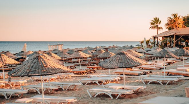 Ege’de tatil 120 bin lirayı buluyor: Türkiye’de tatil neden bu kadar pahalı?