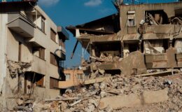 Binaları deprem değil ihmal yıkıyor