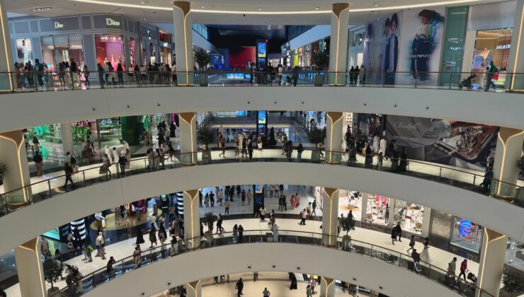 AVM’lerde mesai bitmiyor, çalışanlar çalınan saatler için mücadele veriyor